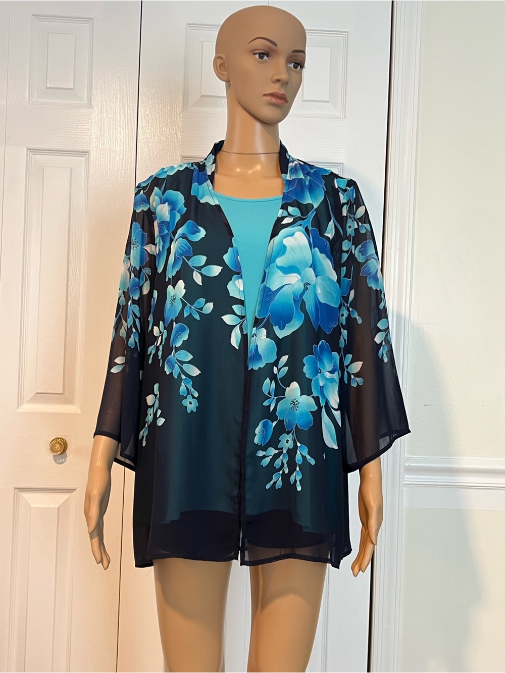 Susan Graver Navy Sheer Floral Open Kimono with matching Teal Tank Size M